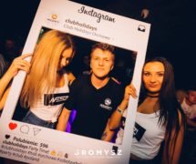 holidays club dj meszi foto ramki gadżety na festiwale imprezy koncerty eventy do promocji facebook instagram ramki do selfie foto ramki do zdjęć fotobudka jak promować  fanpage  dsnstudio pcv na wesele ślub urodziny panieńskie kawalerskie fotoramki holidays club